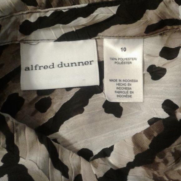 Alfred Dunner 10 animal print blouse MOP Button Front Sheer Leopard - Picture 8 of 8
